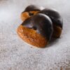 Kirschlebkuchen mit rotem Pfeffer